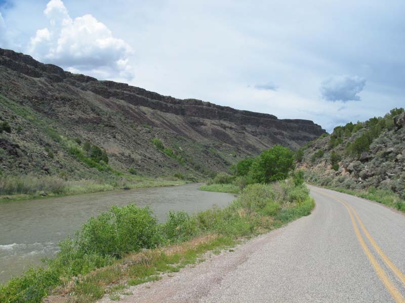 20030530-NM68-RioGrande-River-in-gorge-looking-upstream