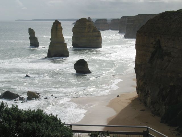 20100901-33-TwelveApostles-looking-west