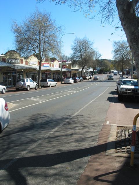 20100915-03-MargaretRiverWA-BussellHwyN-3