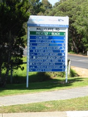 20100915-15-MargaretRiverWA-HwySign