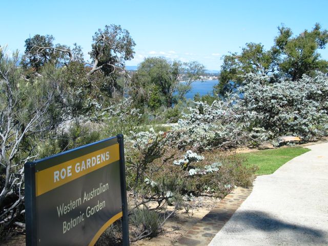 20100916-03-PerthWA-Downstream-from-KingsPark