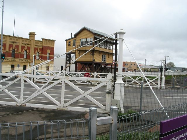 20100921-28-BallaratVIC-OldSignalTower-and-StreetGates