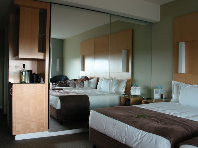 20100923-29-MEL-Hilton-Room