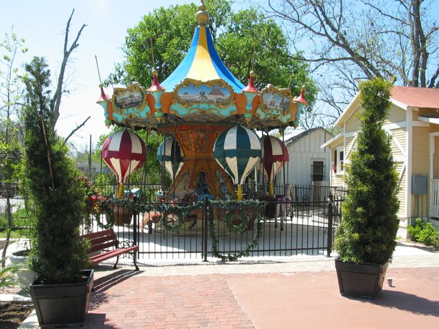 20100331-05-NewBraunfelsTX-Carousel