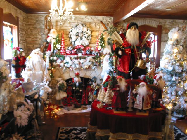 20100331-08-NewBraunfelsTX-Schlitterbahn-ChristmasStore