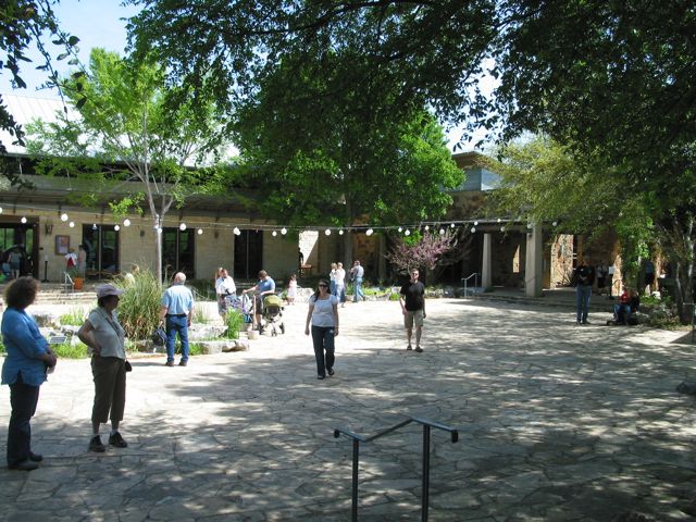 20100403-28-AustinTX-LbJWC-Courtyard