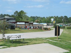 20100406-07-OnalaskaTX-RVpark-Entry