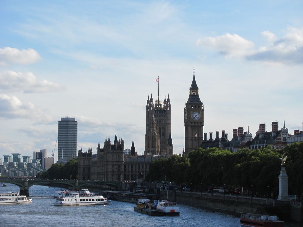 Thames & Parliament