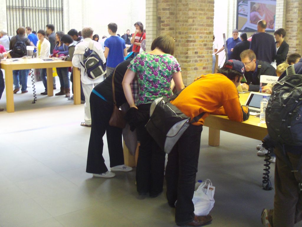 20110828-London-AppleStore