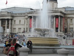 Fountain & Nat'l Portrait Gallery