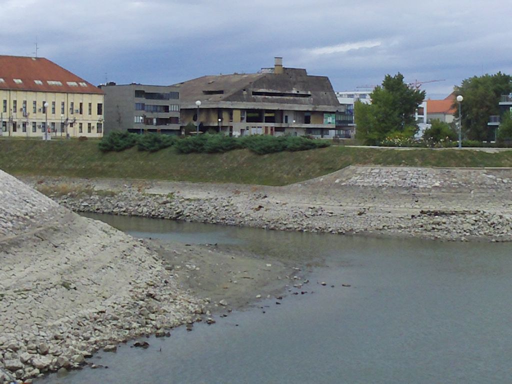 Vuka river entering Danube