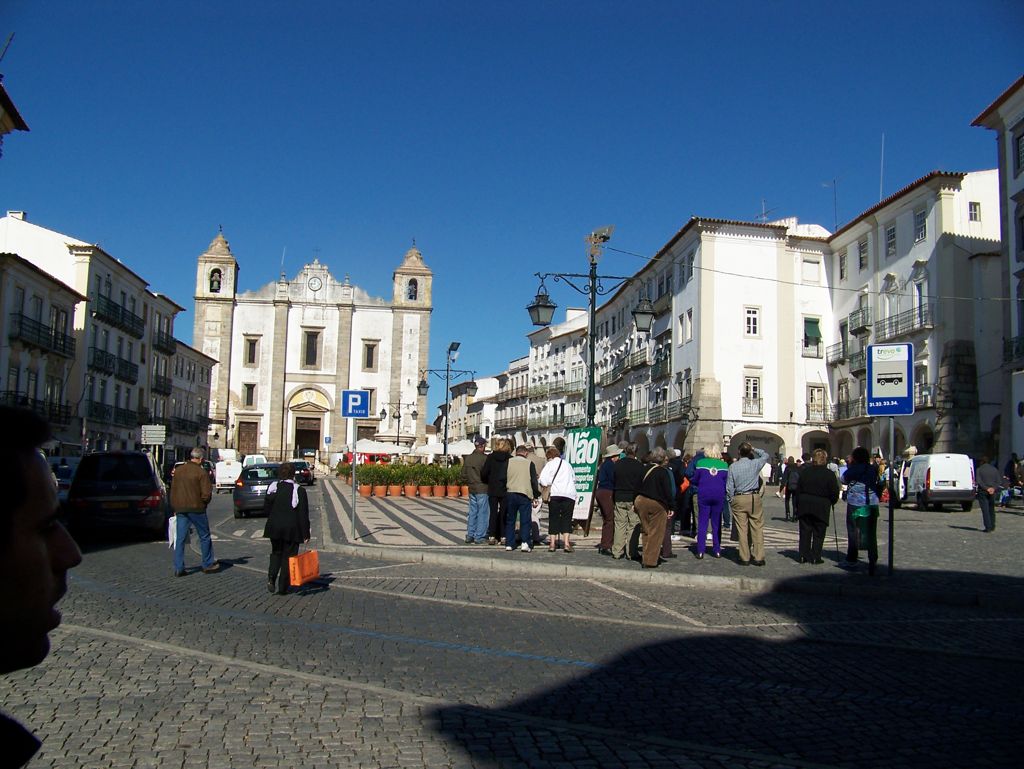 20111028-TourToEvora-GiraldiSquare