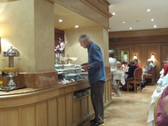 20111028-Lisbon-HotelBuffetRoom