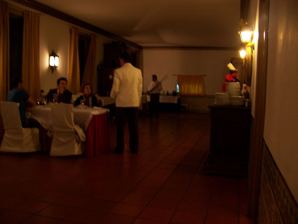 20111030-DouroCruise-ConventoDeAlpendurada-dinner