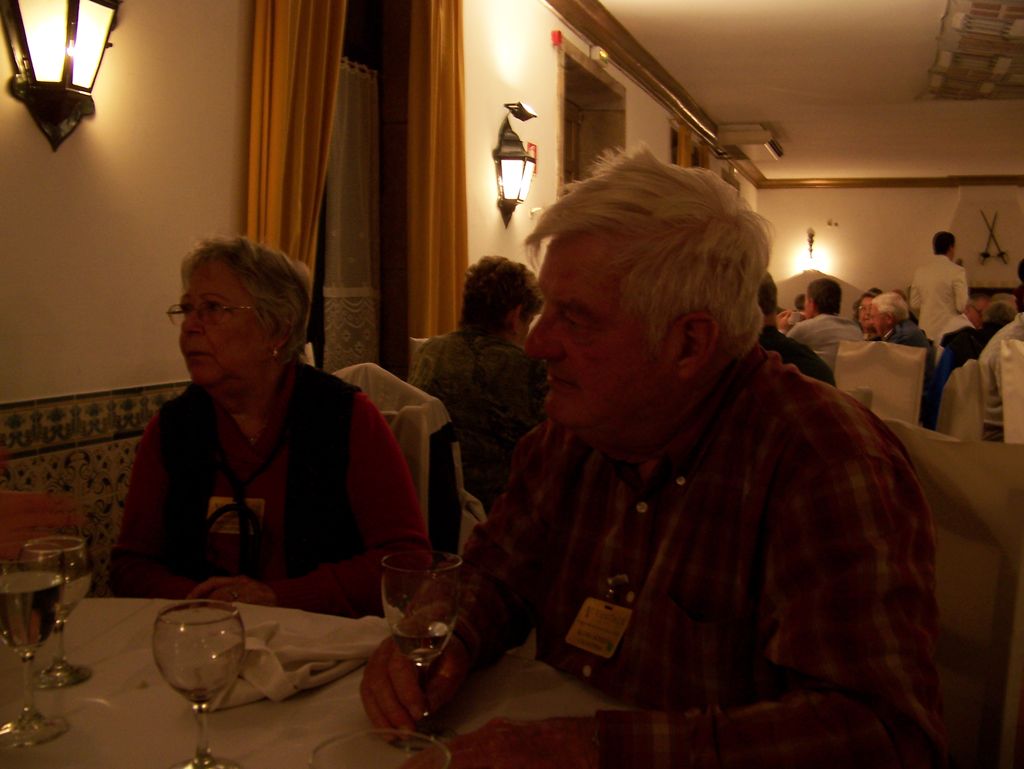 20111030-DouroCruise-ConventoDeAlpendurada-dinner-Glenn-Marylou