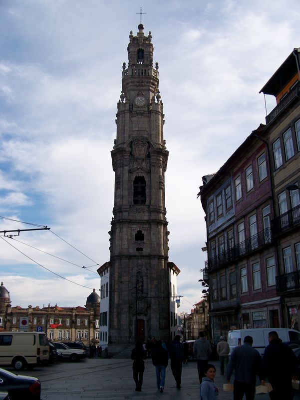 20111030-Porto-ChurchTower-at-bird-market