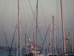 21020725-38-MtRainier-thru-masts