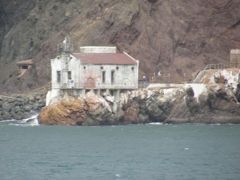 075-GGbridge-NShore-Lighthouse