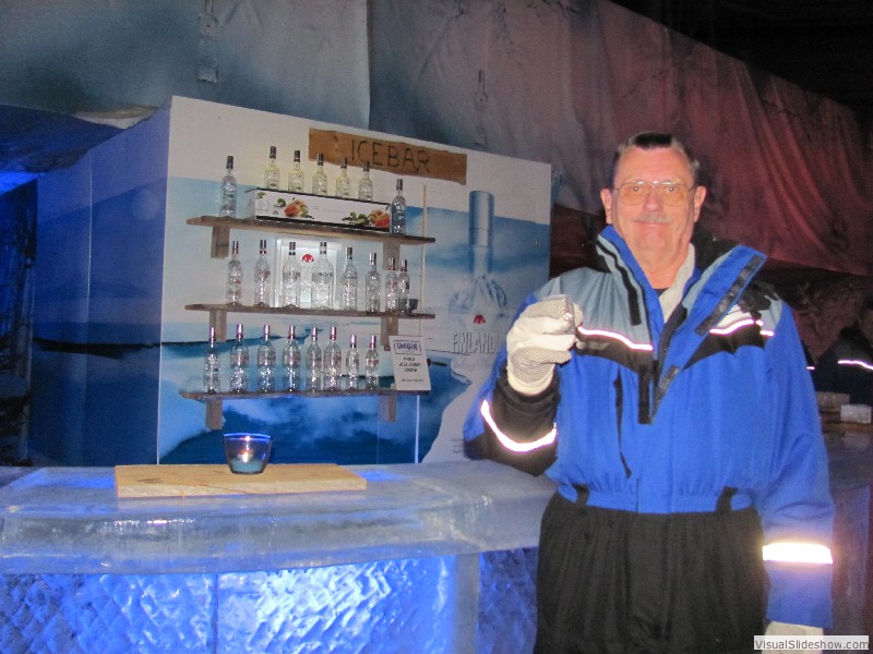 076-Owen-IceBar