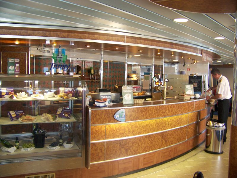 014-IrishFerries-ClubCabin