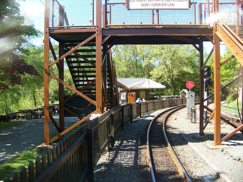 002s-Ffestiniog-Scene