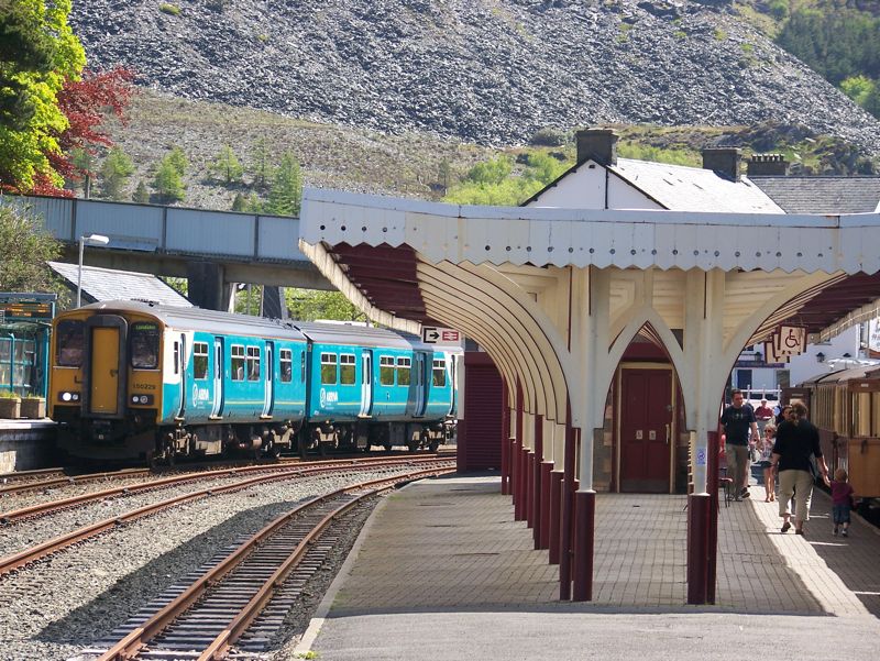 022-Blaenau-ArrivaTrainNextTracks