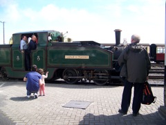 078-Porthmadog-TrainInbound