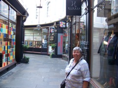 082-Cardiff-ShoppingArcade-Dolores