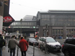 01-Bahnhoff_Friedrichstrasse