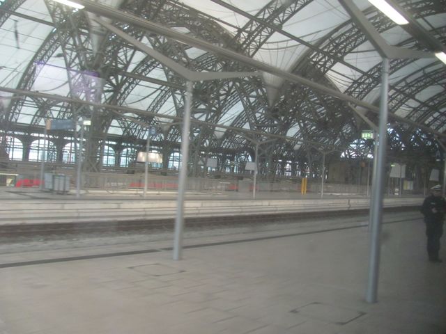 51-EC177-Dresden-Hbf