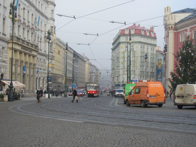 007-Tram-RepublicSquare