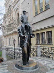 09-FancifulStatue-FranzKafka