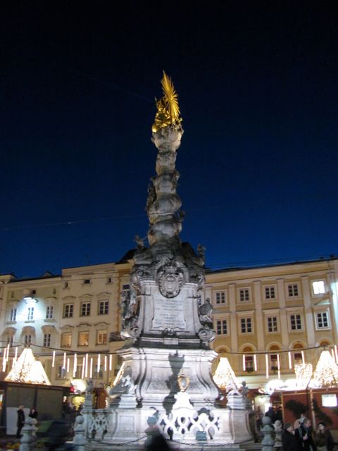 63-Statue