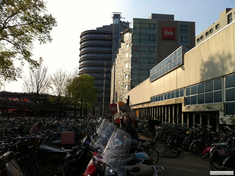 13-IbisHotel-Bikes