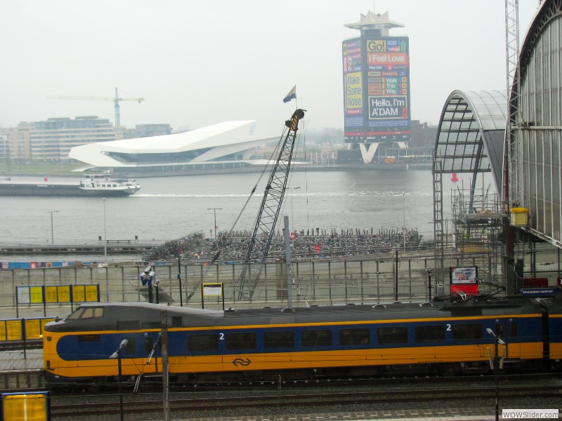 012 Ij with train