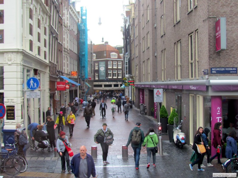 017 pedestrian street