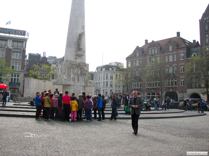 07 War Memorial and Owen