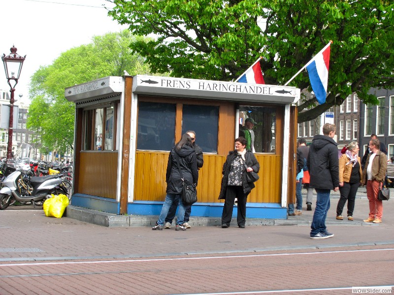 20 Herring stand