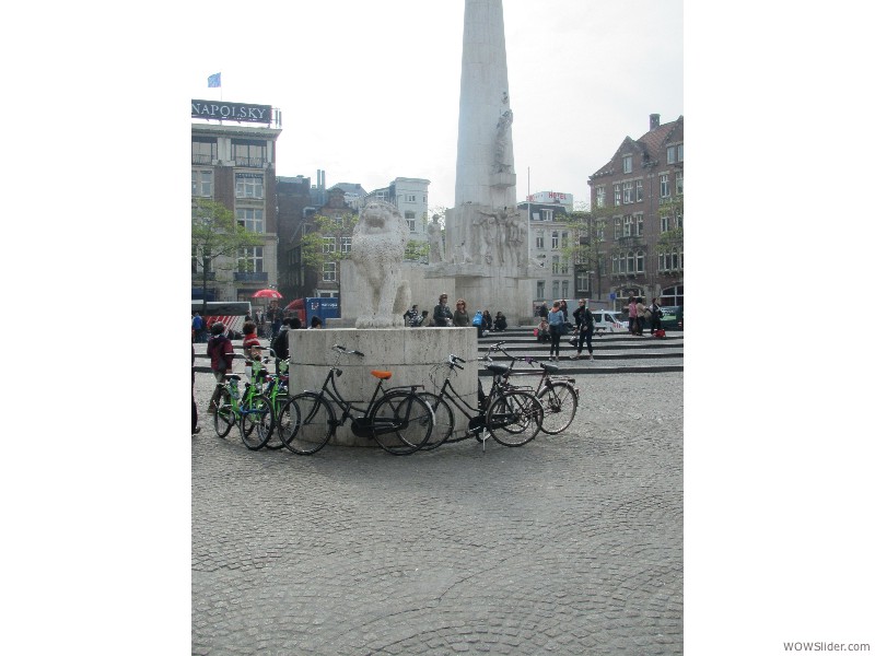 04-DamSquare