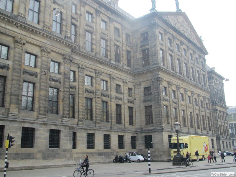 13-BackOfPalace