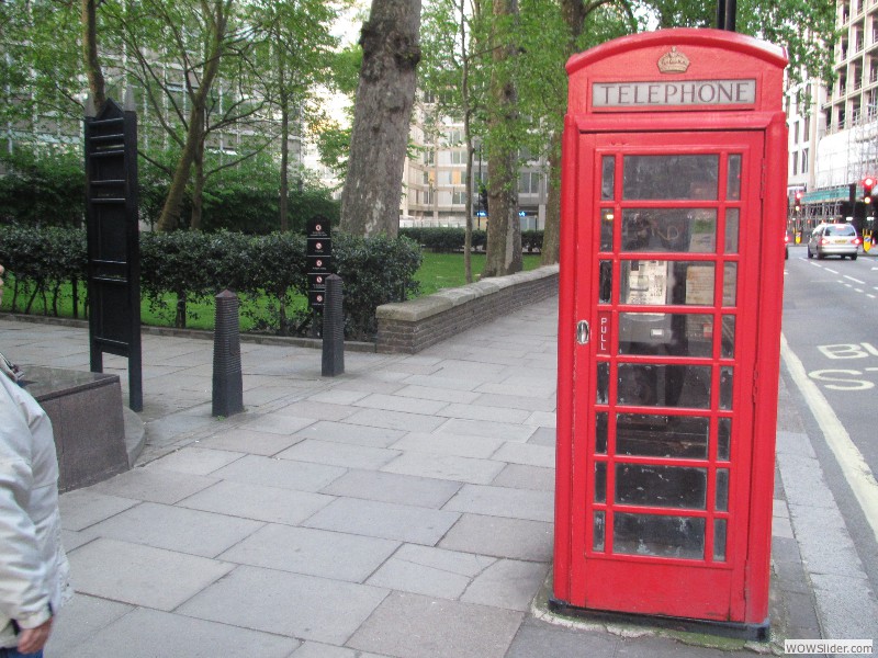 28-PhoneBox