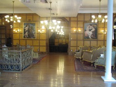 02-DonVincenteInn-Lobby