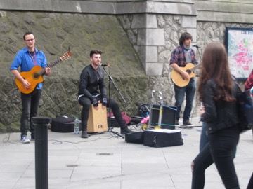 49-BuskersInTempleBar