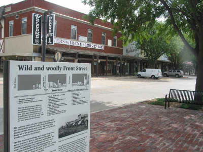 20070626-DodgeCityKS03-FrontStreet-SecondAve