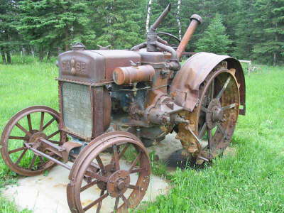 20070715-09-CypressHillsIPP-Museum-OldCaseTractor