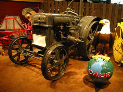 20070717-40-SaskatoonSK-WDM-OldCaseTractor